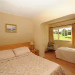 مزرعة للإقامة Muckross Riding Stables